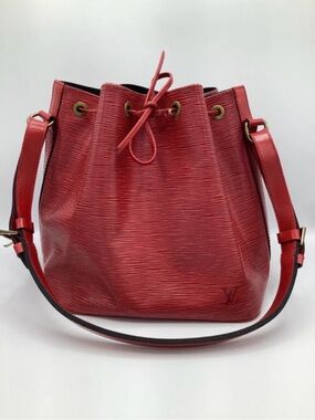 Pre Owned Louis Vuitton Epi Noe Bucket Handbag